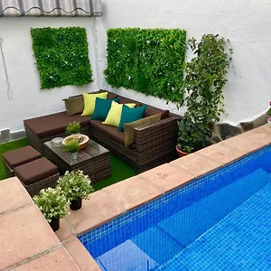 https://casa-la-parra-nerja.es-andalucia.com