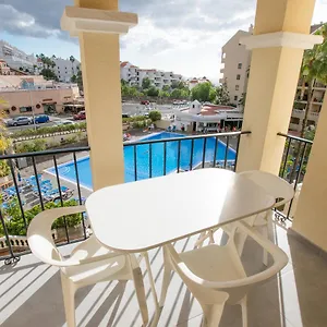 https://apartment-with-heated-pool-in-los-cristianos.tenerifehoteles.net